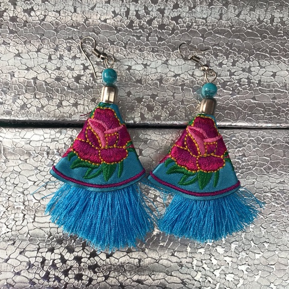 🌸 🌸Embroided hand made earings🌸2 for $11🌸 - Picture 1 of 3
